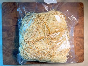 Диспенсеры для снеков: Сырный продукт ФЕРМЕРСКИЙ паутинка копченый