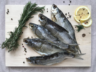 Семга паутинка: Вобла вяленая астраханская крупная