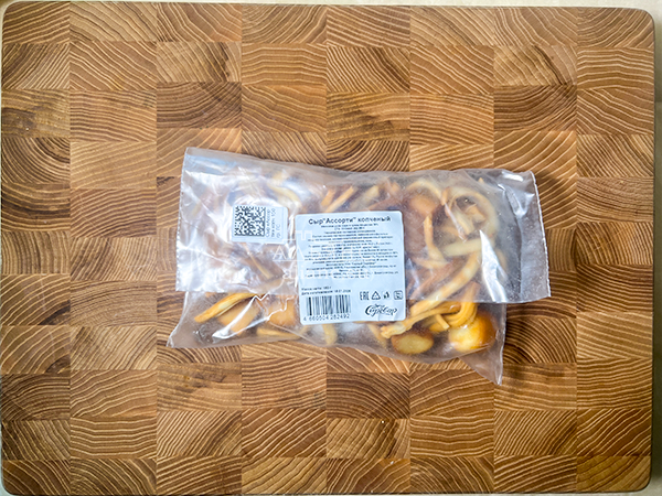 Сыр 150 гр ГОРНЫЙ СЫРОВАР (Ассорти копчёный) в Солнечногорске