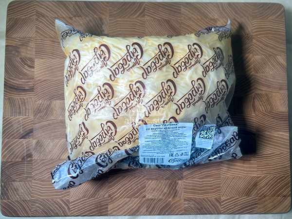 Сыр 1 кг ГОРНЫЙ СЫРОВАР (Паутинка со вкусом красной икры) в Солнечногорске