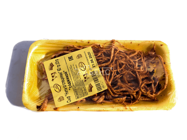 Сыр чечил некопченый "с аджикой" в лотке в Солнечногорске